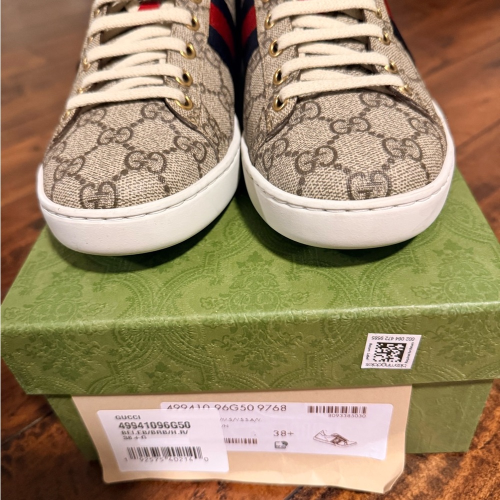 Gucci Beige GG Supreme Canvas Sneakers with Red & Navy Web - Picture 3 of 7